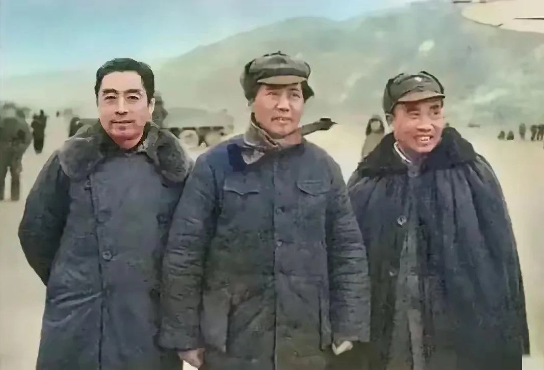 Zhou Enlai, Mao Zedong, Zhu De (Internet)